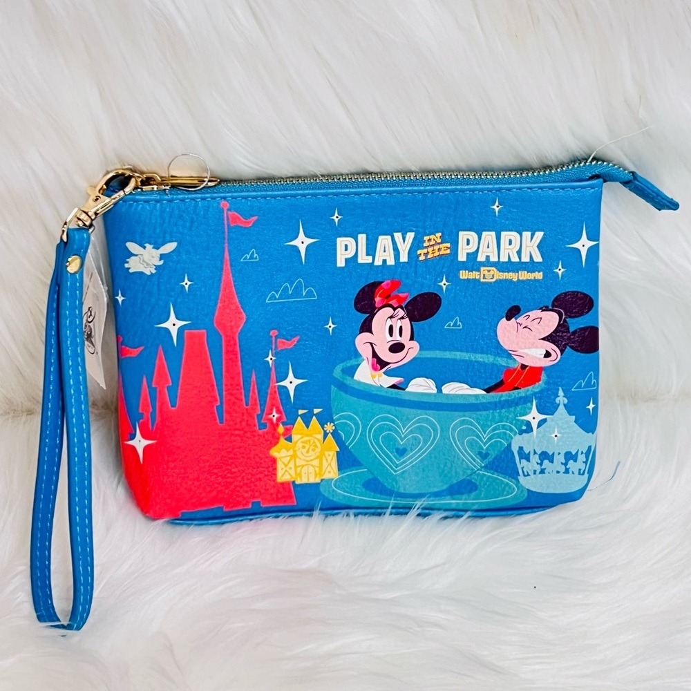 Disney Play in the Parks Light Up Wristlet